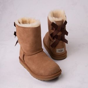 UGG Women’s Chestnut Bailey Bow II Boots